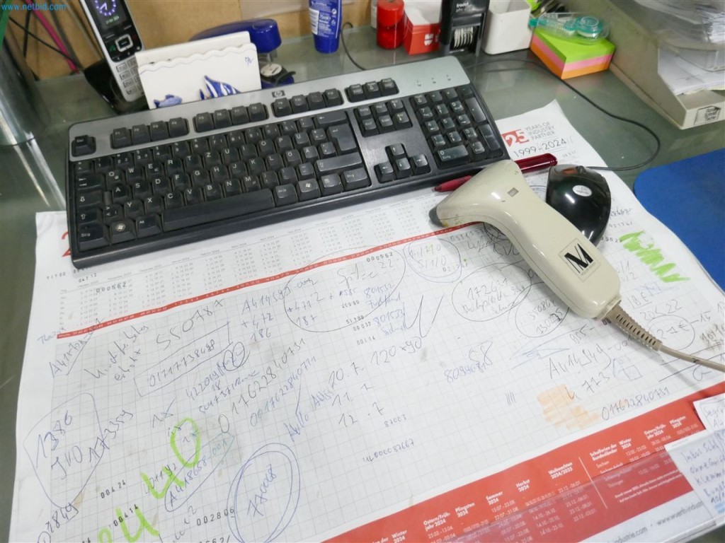 Maschinen, Warenvorräte, Lagertechnik u. Designmöbel eines Möbelherstellers-4