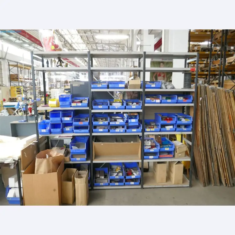 Machines, inventarissen, opbergtechniek en designmeubels van een meubelfabrikant-1