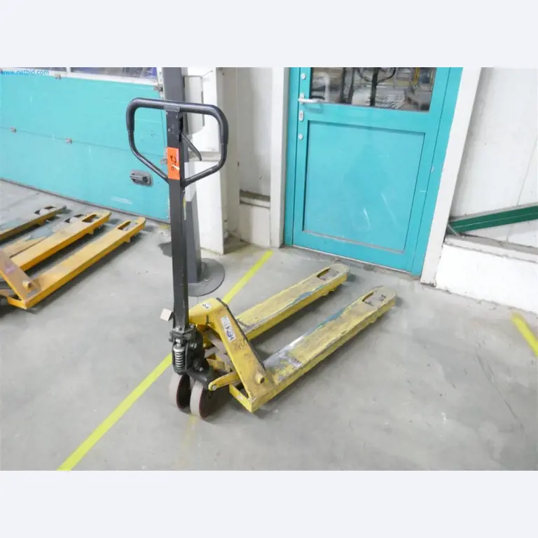 Maschinen, Warenvorräte, Lagertechnik u. Designmöbel eines Möbelherstellers-1