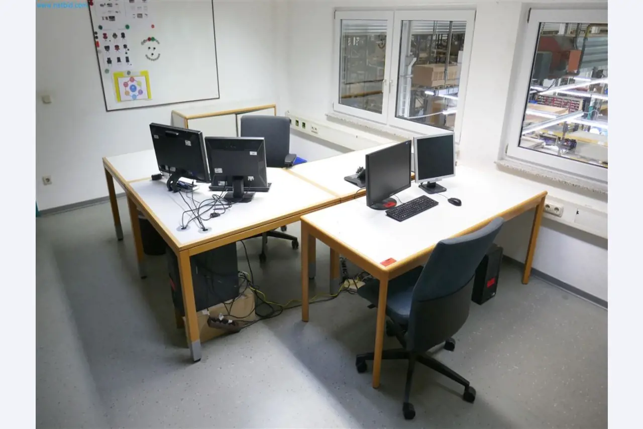 Maschinen, Warenvorräte, Lagertechnik u. Designmöbel eines Möbelherstellers-1