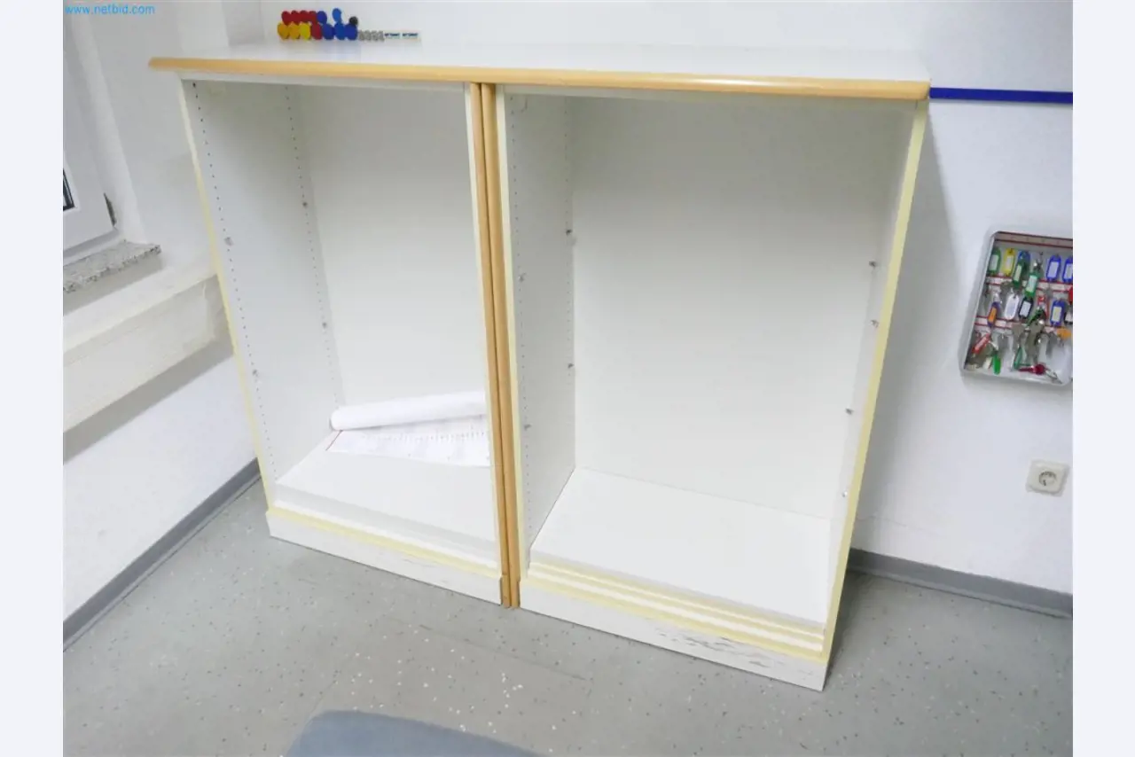 Maschinen, Warenvorräte, Lagertechnik u. Designmöbel eines Möbelherstellers-2