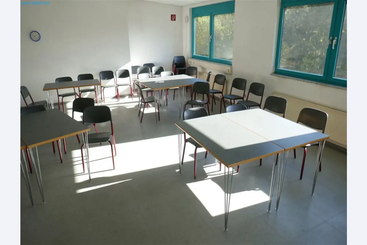 Máquinas, existências, tecnologia de armazenamento e mobiliário de design de um fabricante de mobiliário-5