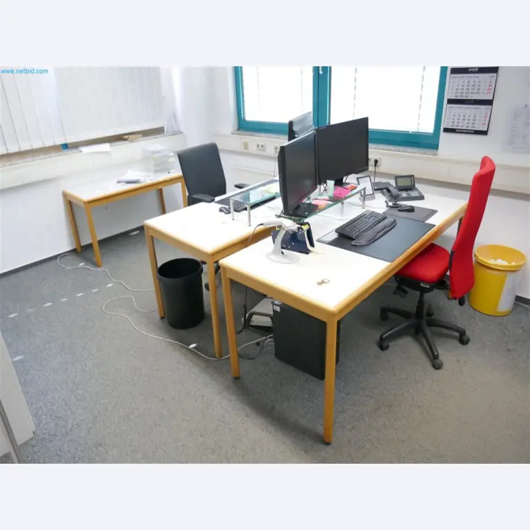 Machines, inventarissen, opbergtechniek en designmeubels van een meubelfabrikant-2