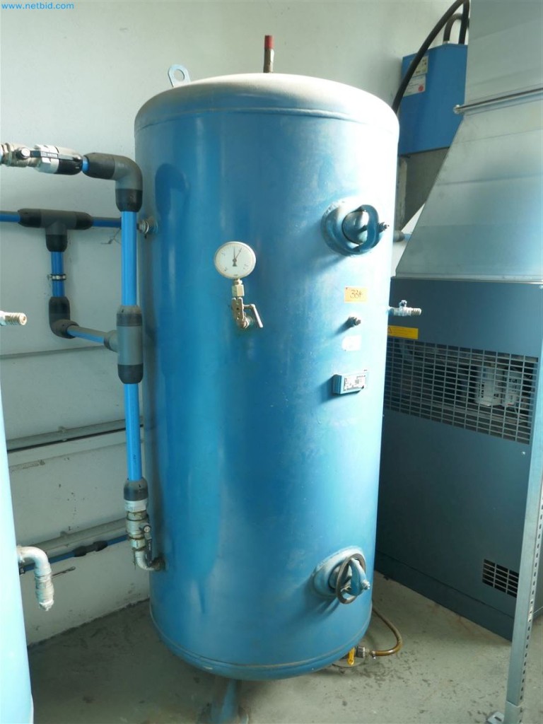 Maschinen, Warenvorräte, Lagertechnik u. Designmöbel eines Möbelherstellers-3