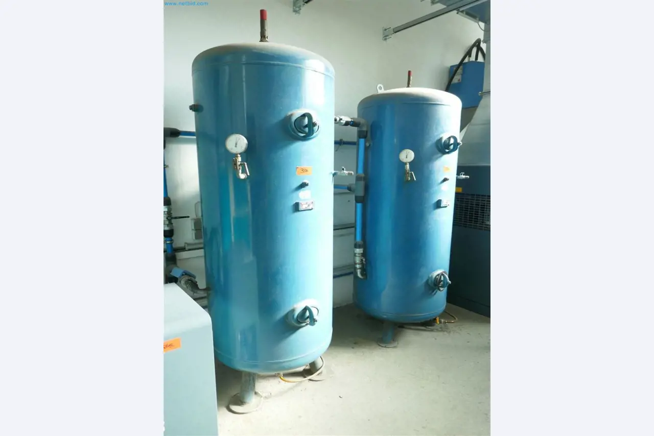 Maschinen, Warenvorräte, Lagertechnik u. Designmöbel eines Möbelherstellers-9