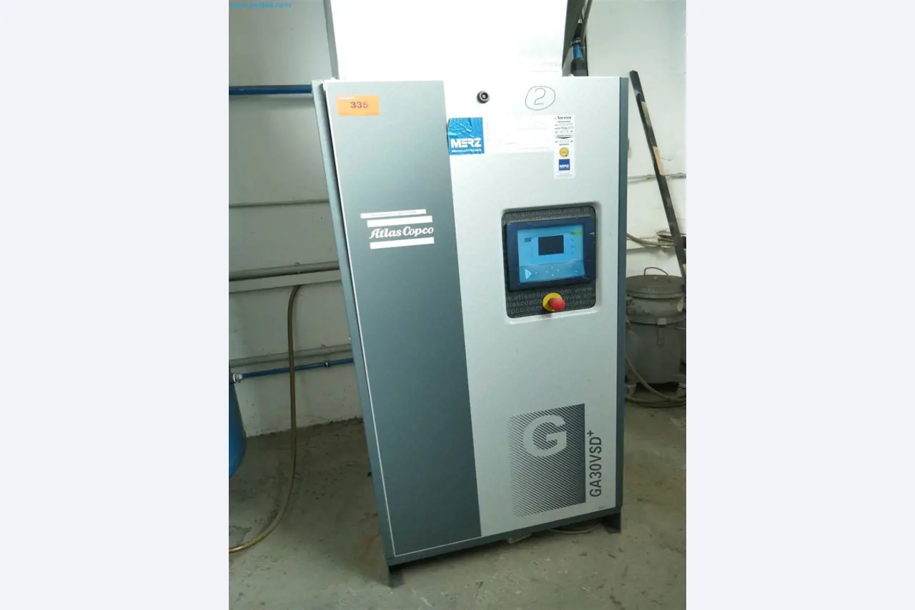 Maschinen, Warenvorräte, Lagertechnik u. Designmöbel eines Möbelherstellers-1