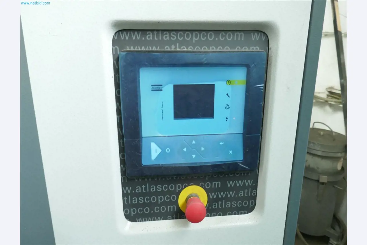 Maschinen, Warenvorräte, Lagertechnik u. Designmöbel eines Möbelherstellers-6