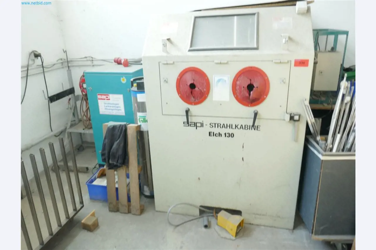 Maschinen, Warenvorräte, Lagertechnik u. Designmöbel eines Möbelherstellers-1