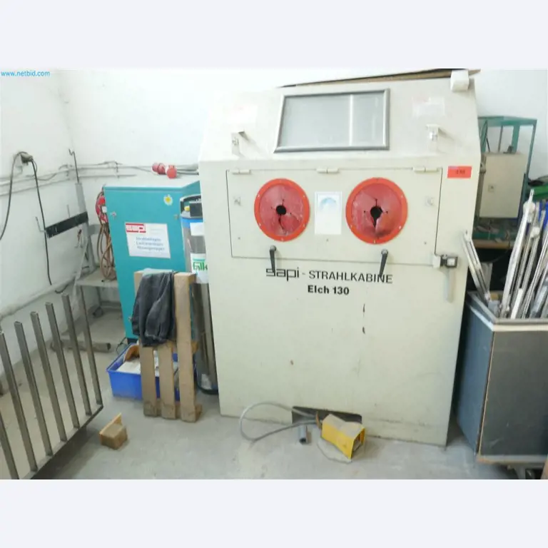 Maschinen, Warenvorräte, Lagertechnik u. Designmöbel eines Möbelherstellers-1