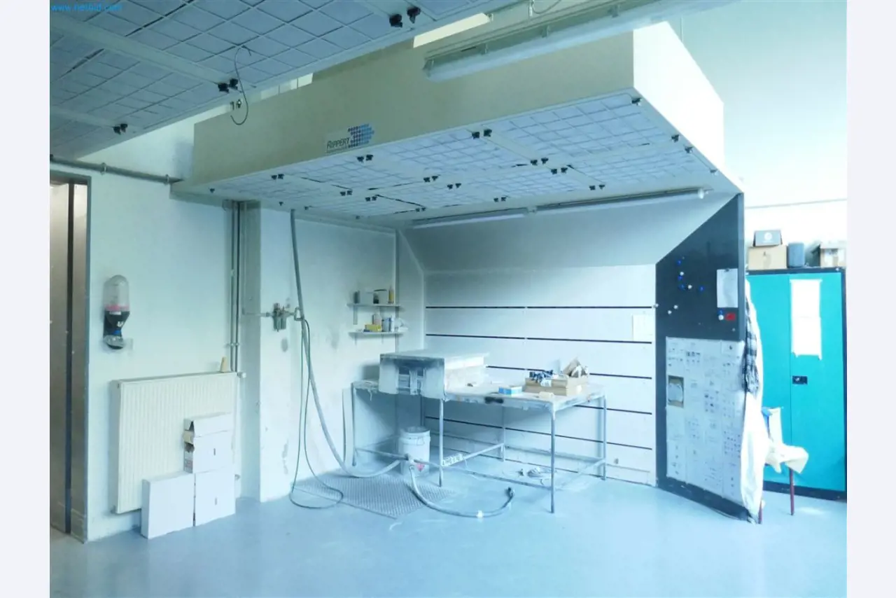 Maschinen, Warenvorräte, Lagertechnik u. Designmöbel eines Möbelherstellers-1