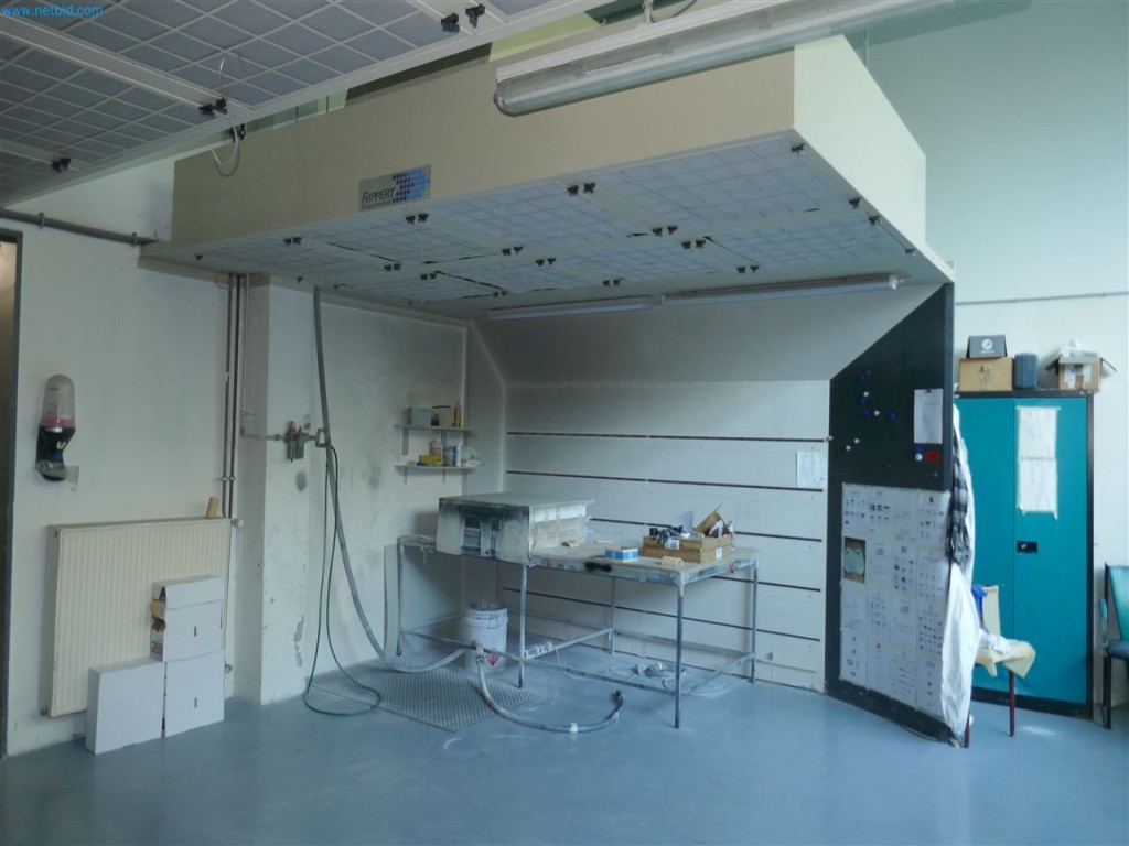 Maschinen, Warenvorräte, Lagertechnik u. Designmöbel eines Möbelherstellers-2