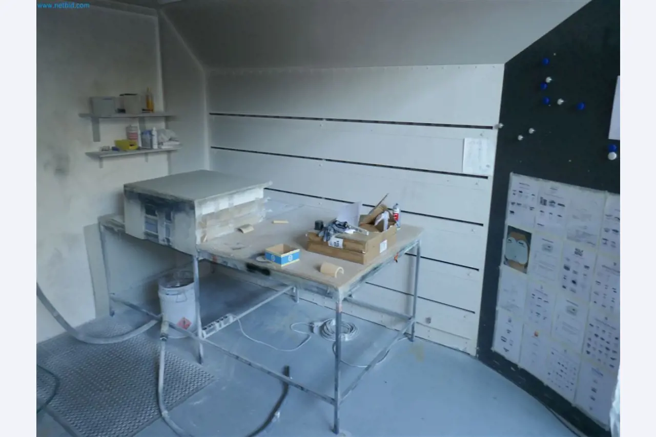 Maschinen, Warenvorräte, Lagertechnik u. Designmöbel eines Möbelherstellers-5