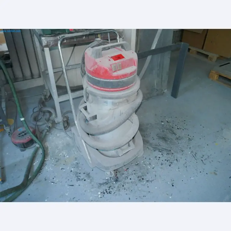 Machines, inventarissen, opbergtechniek en designmeubels van een meubelfabrikant-1