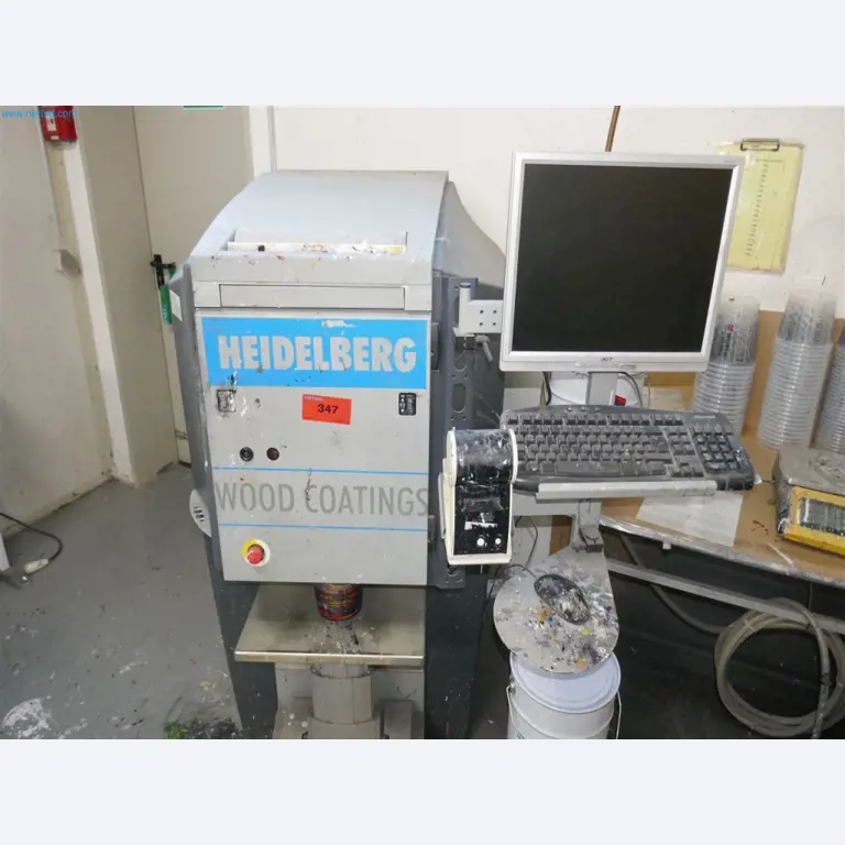 Machines, inventarissen, opbergtechniek en designmeubels van een meubelfabrikant-1