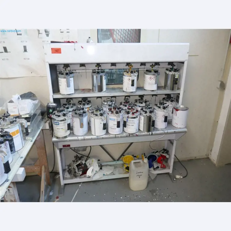 Machines, inventarissen, opbergtechniek en designmeubels van een meubelfabrikant-5