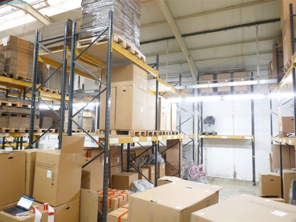 Maschinen, Warenvorräte, Lagertechnik u. Designmöbel eines Möbelherstellers-2