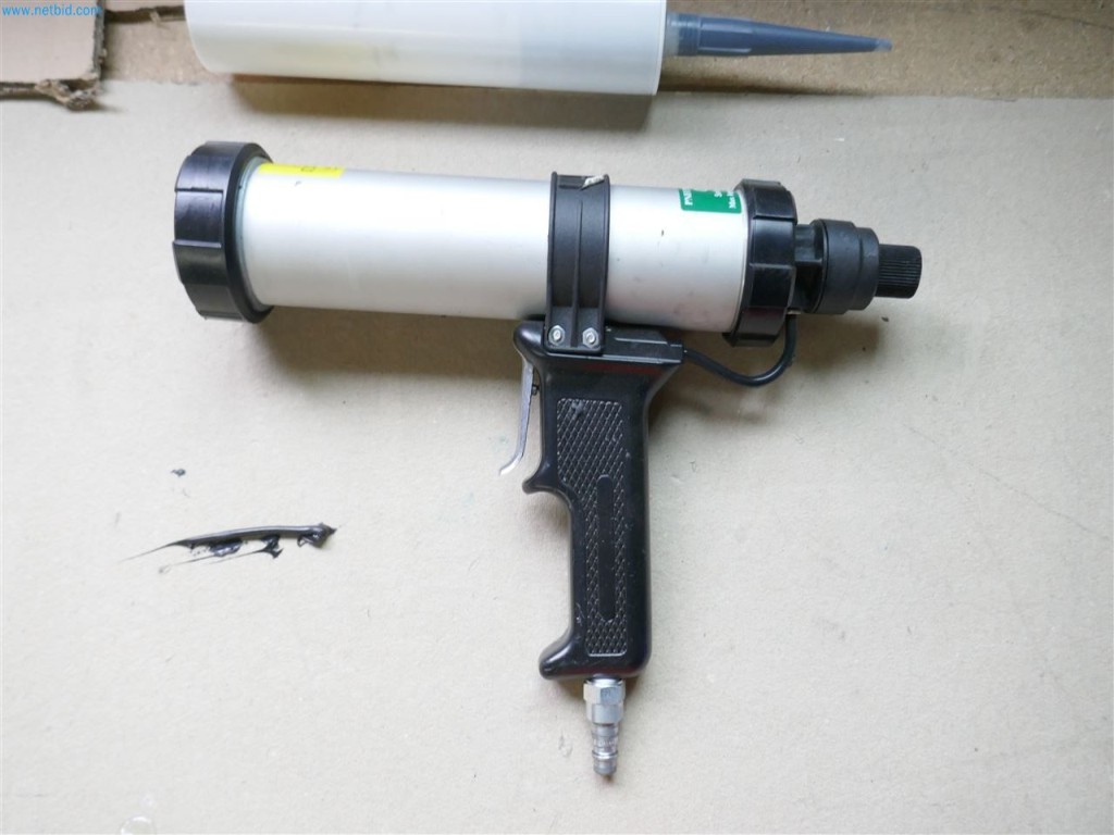 Maschinen, Warenvorräte, Lagertechnik u. Designmöbel eines Möbelherstellers-1