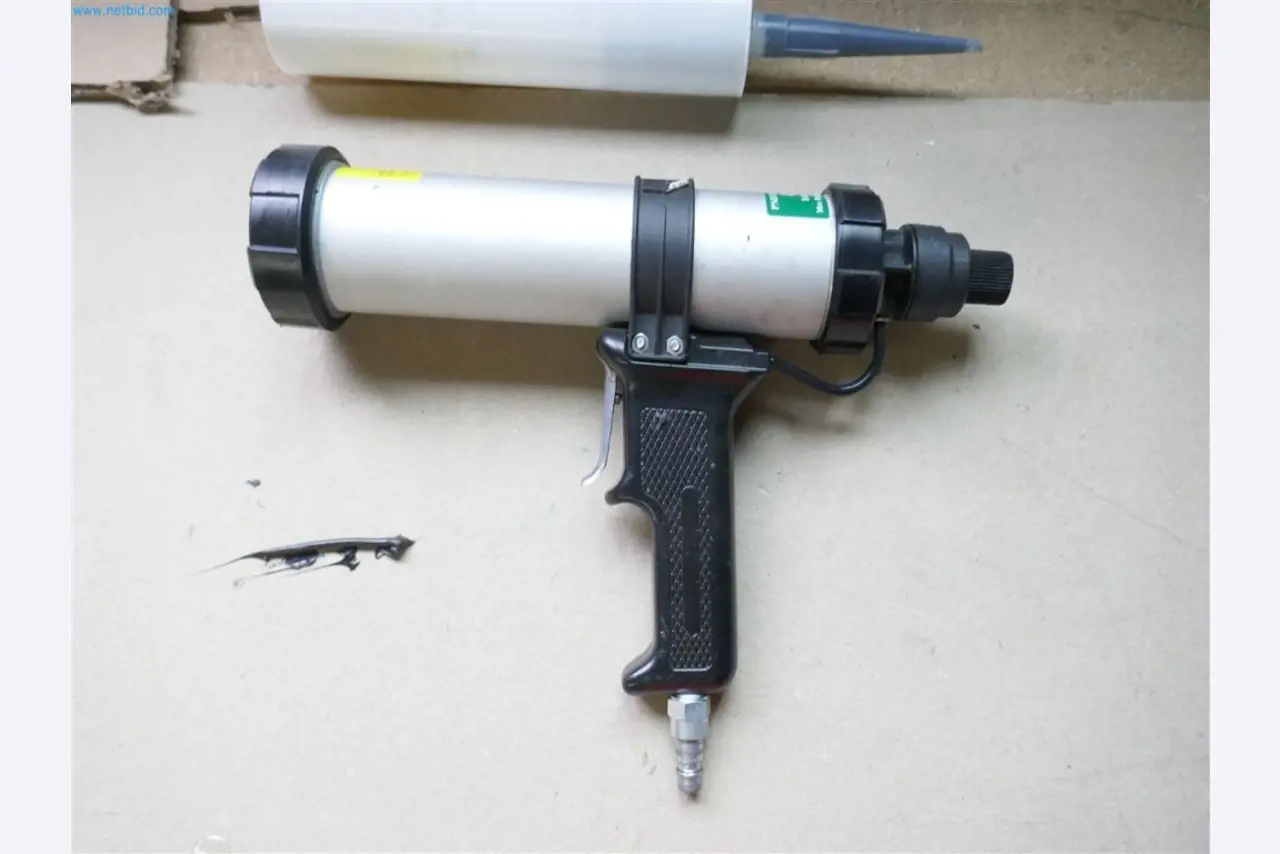 Maschinen, Warenvorräte, Lagertechnik u. Designmöbel eines Möbelherstellers-1