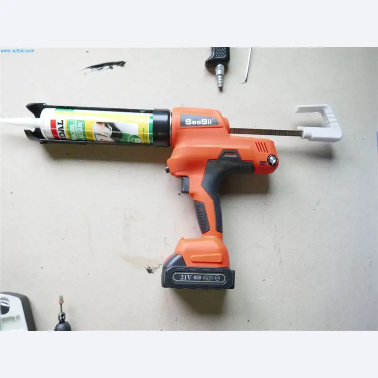 Maschinen, Warenvorräte, Lagertechnik u. Designmöbel eines Möbelherstellers-2