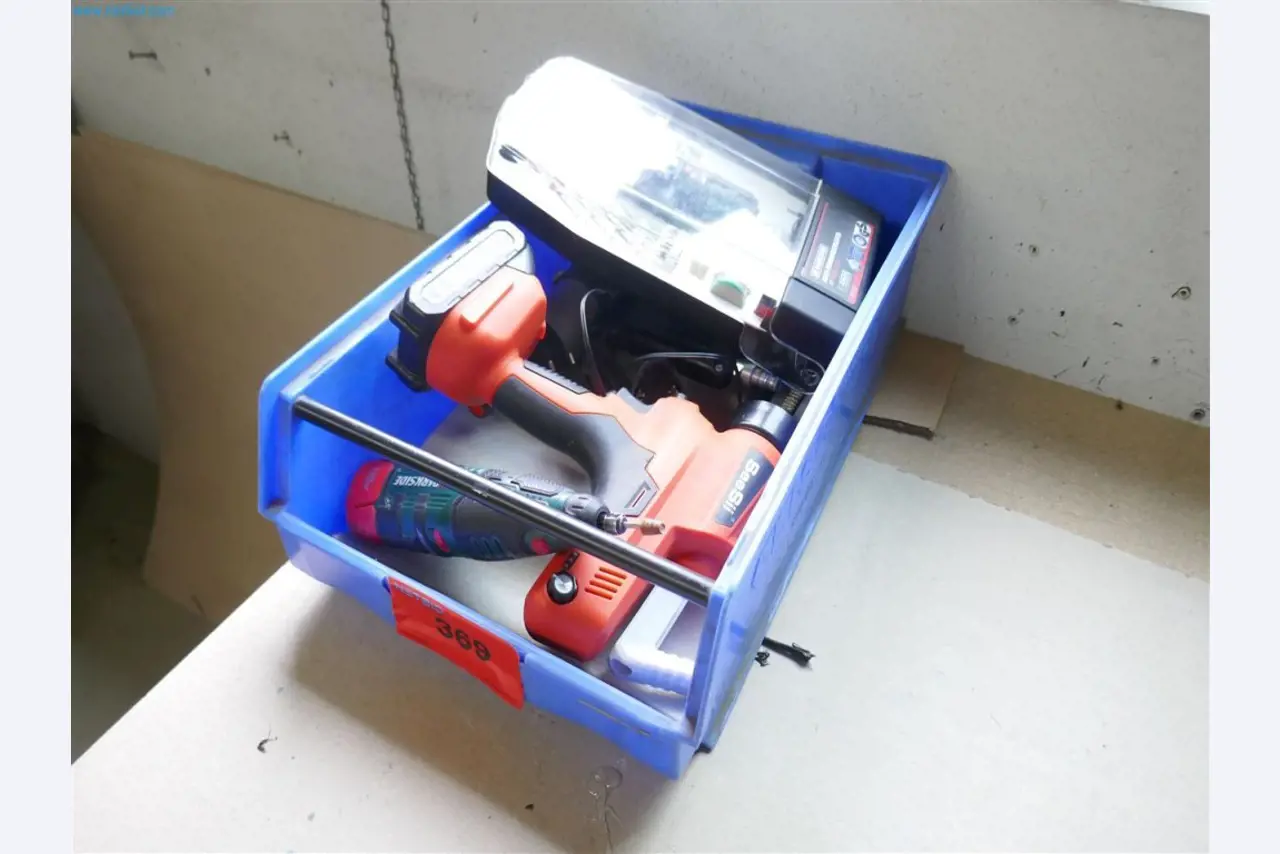 Maschinen, Warenvorräte, Lagertechnik u. Designmöbel eines Möbelherstellers-4