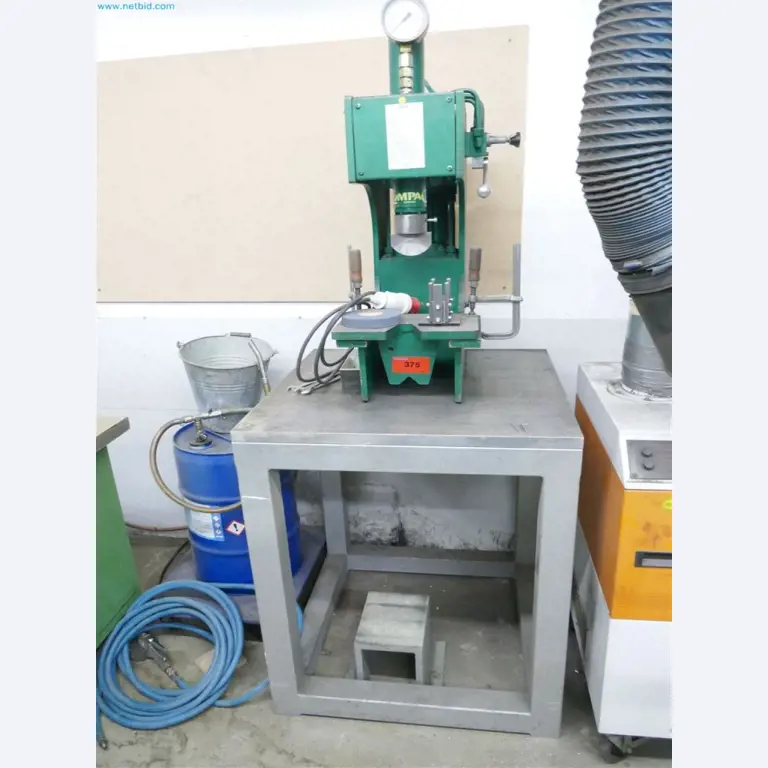 Maschinen, Warenvorräte, Lagertechnik u. Designmöbel eines Möbelherstellers-1