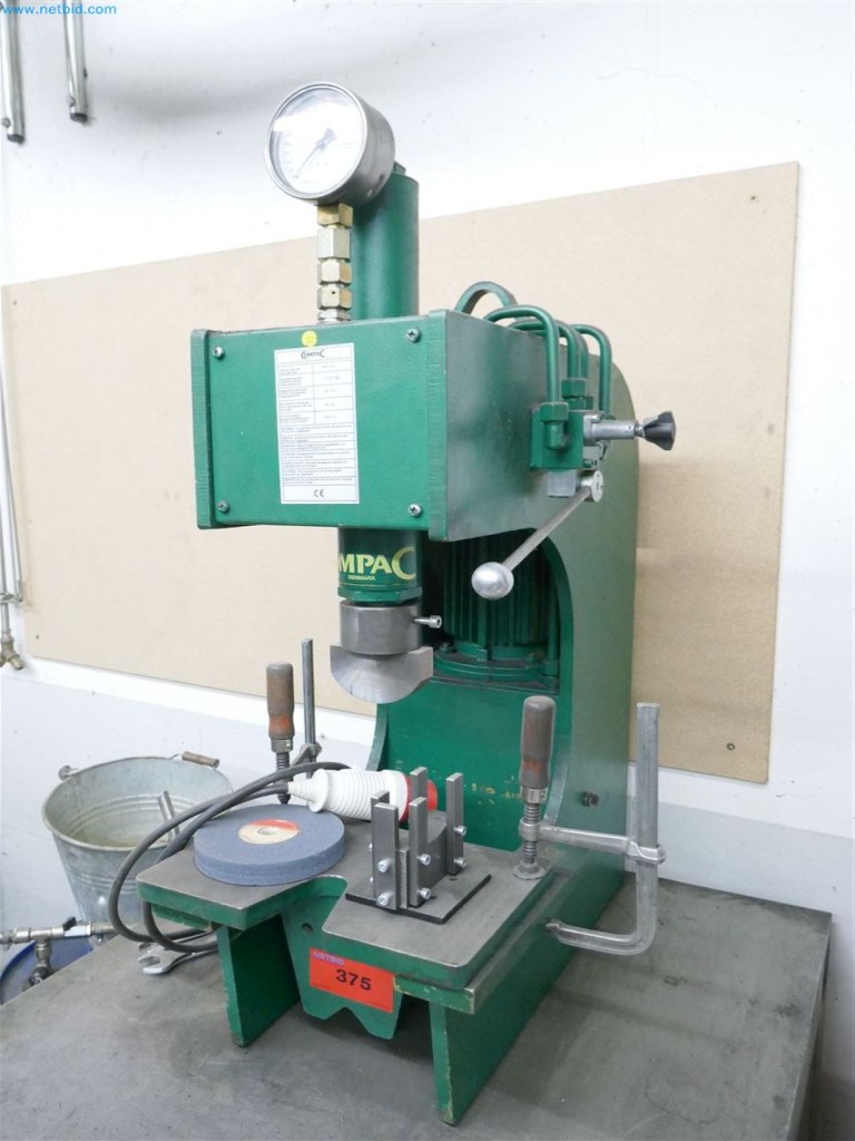 Maschinen, Warenvorräte, Lagertechnik u. Designmöbel eines Möbelherstellers-2