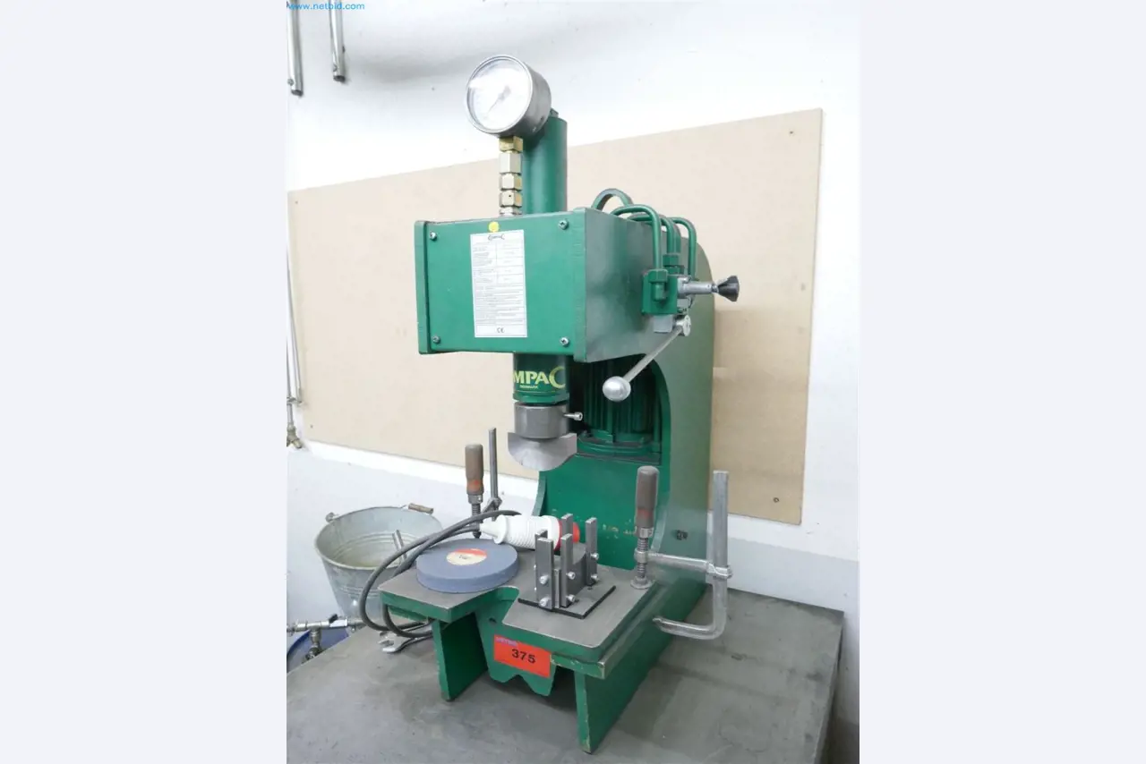 Maschinen, Warenvorräte, Lagertechnik u. Designmöbel eines Möbelherstellers-2