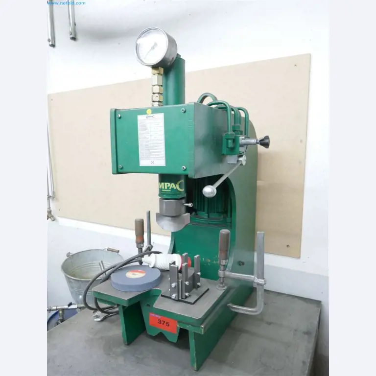 Maschinen, Warenvorräte, Lagertechnik u. Designmöbel eines Möbelherstellers-2