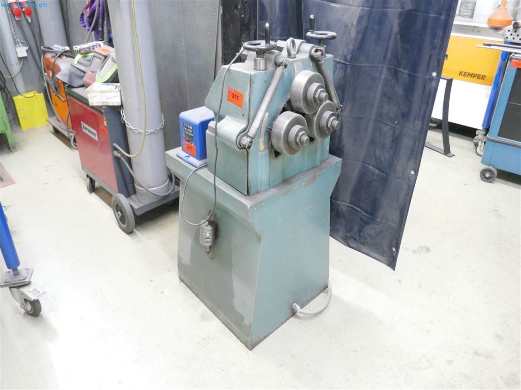 Maschinen, Warenvorräte, Lagertechnik u. Designmöbel eines Möbelherstellers-1