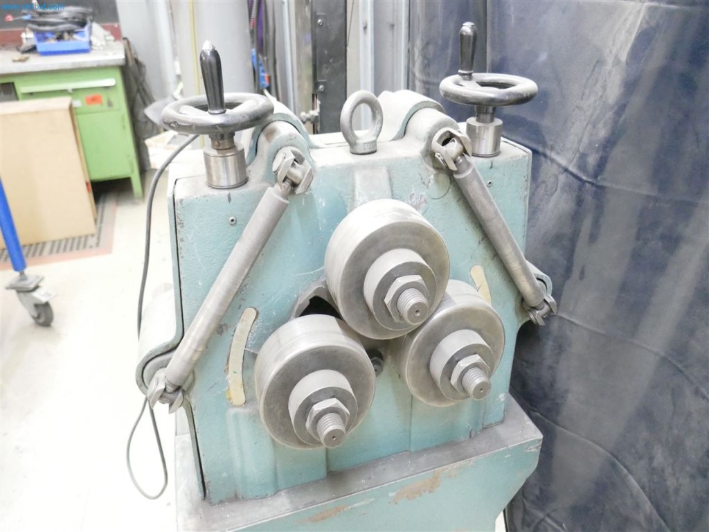 Maschinen, Warenvorräte, Lagertechnik u. Designmöbel eines Möbelherstellers-2