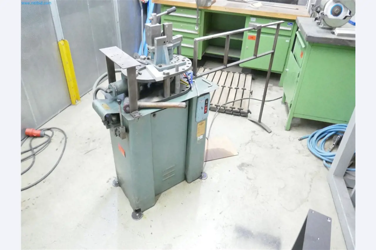 Maschinen, Warenvorräte, Lagertechnik u. Designmöbel eines Möbelherstellers-4