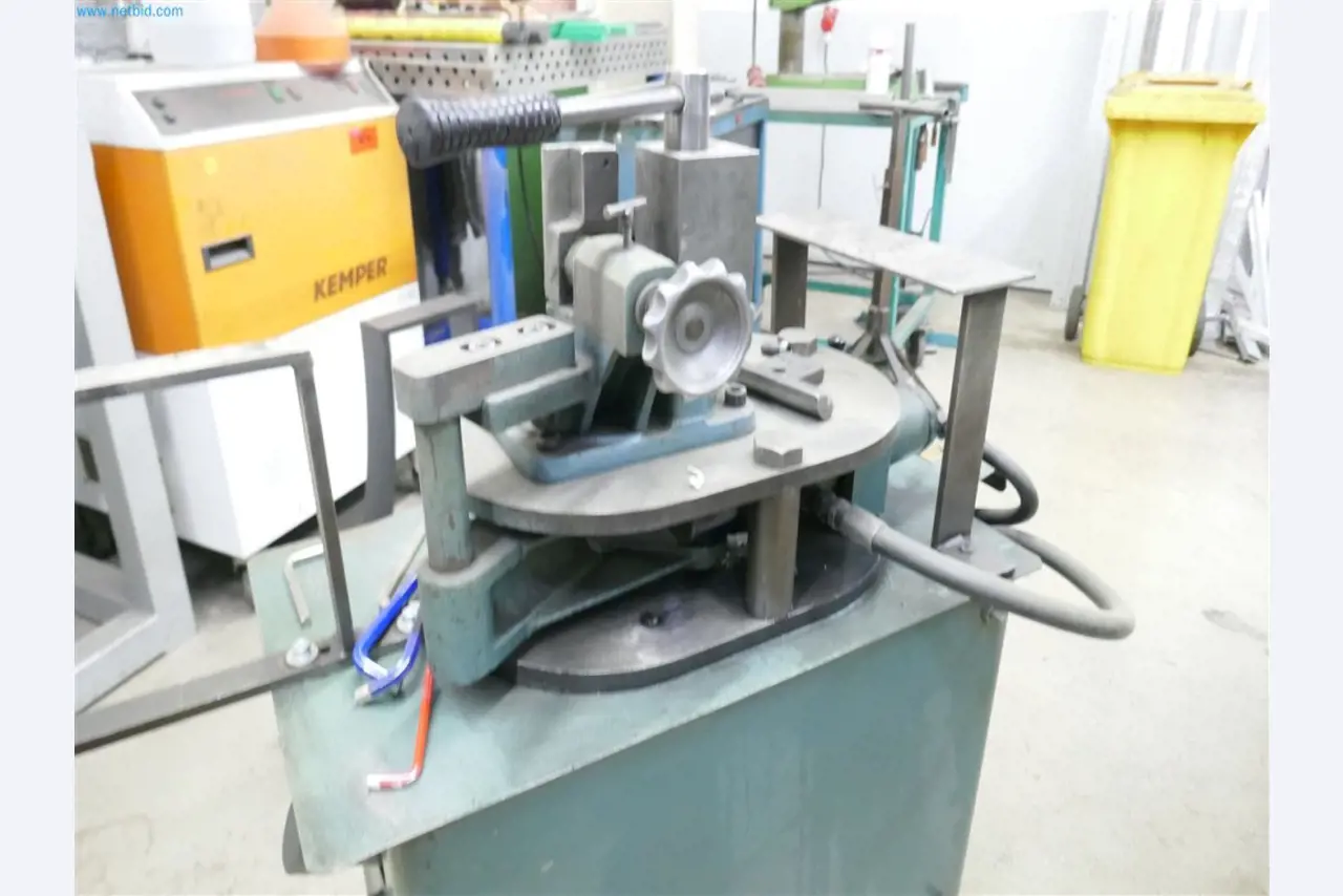 Maschinen, Warenvorräte, Lagertechnik u. Designmöbel eines Möbelherstellers-6