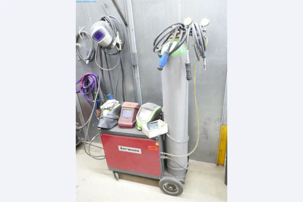 Maschinen, Warenvorräte, Lagertechnik u. Designmöbel eines Möbelherstellers-1