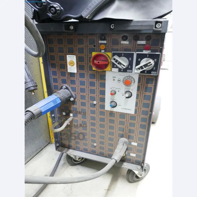 Maschinen, Warenvorräte, Lagertechnik u. Designmöbel eines Möbelherstellers-2