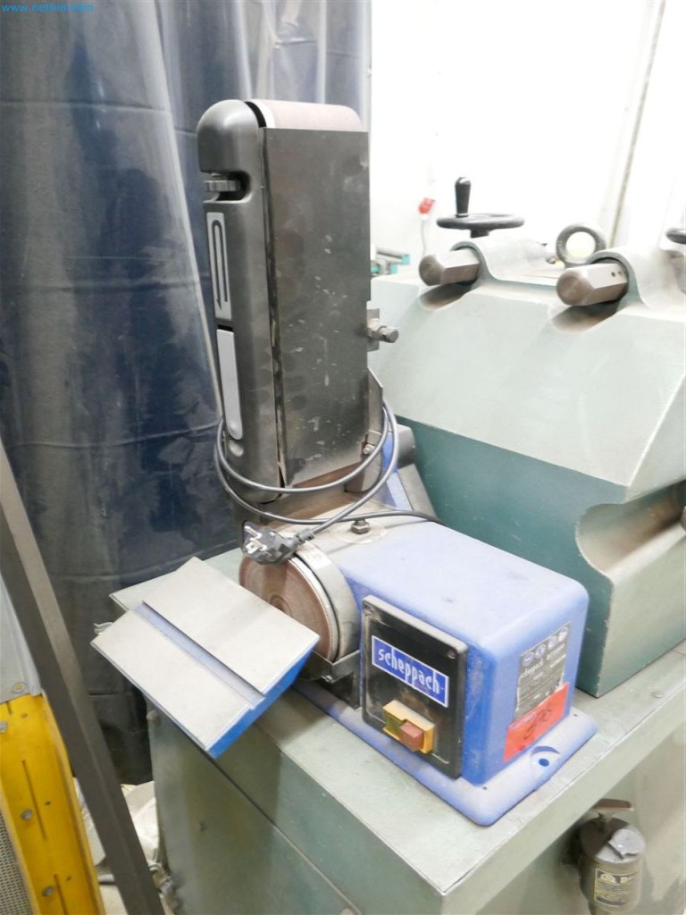 Stroje, zásoby, skladová technika a designový nábytek od výrobce nábytku-7