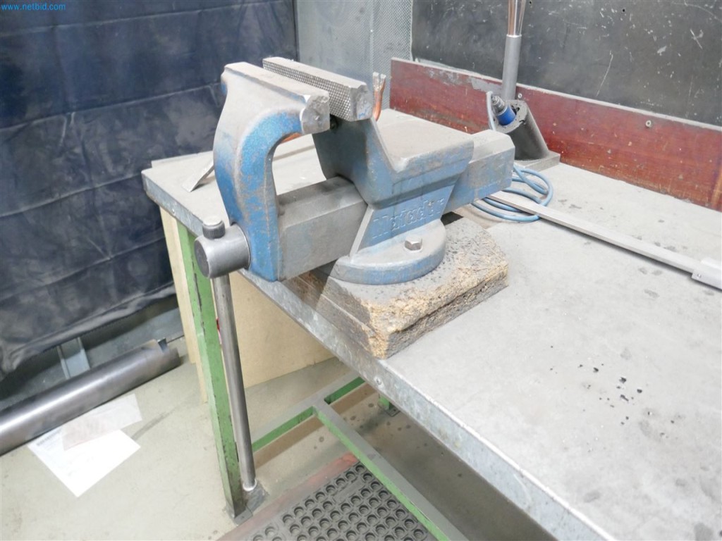 Maschinen, Warenvorräte, Lagertechnik u. Designmöbel eines Möbelherstellers-1