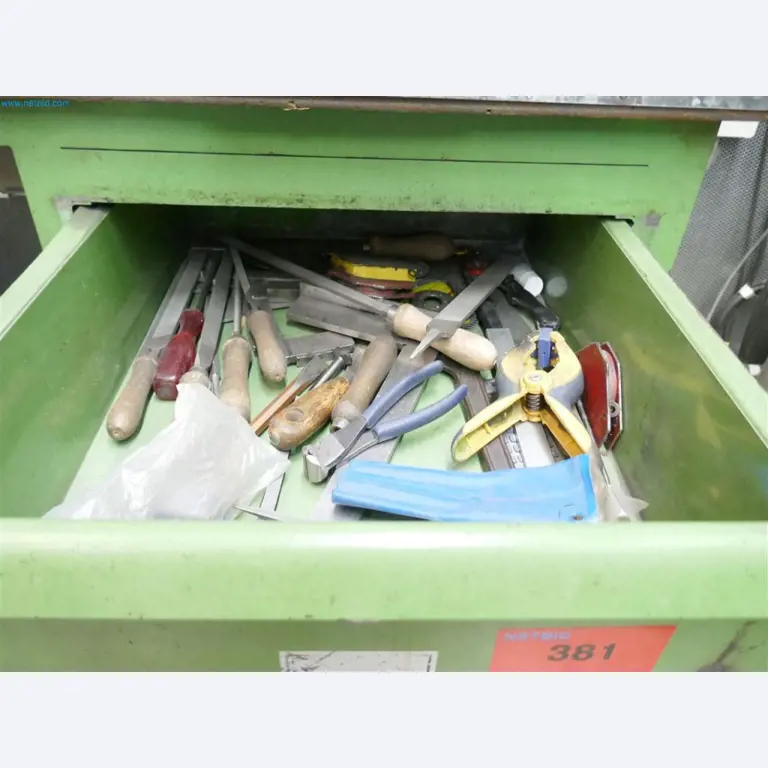 Maschinen, Warenvorräte, Lagertechnik u. Designmöbel eines Möbelherstellers-2