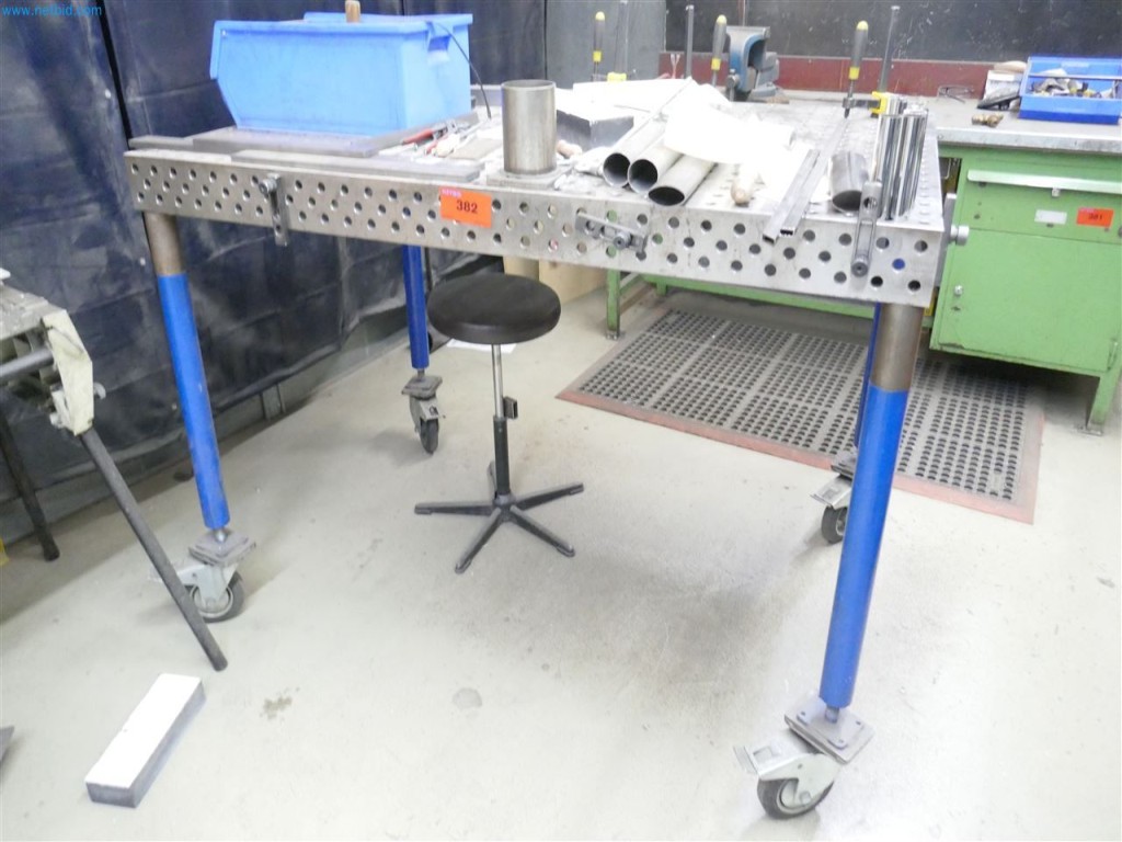 Maschinen, Warenvorräte, Lagertechnik u. Designmöbel eines Möbelherstellers-2