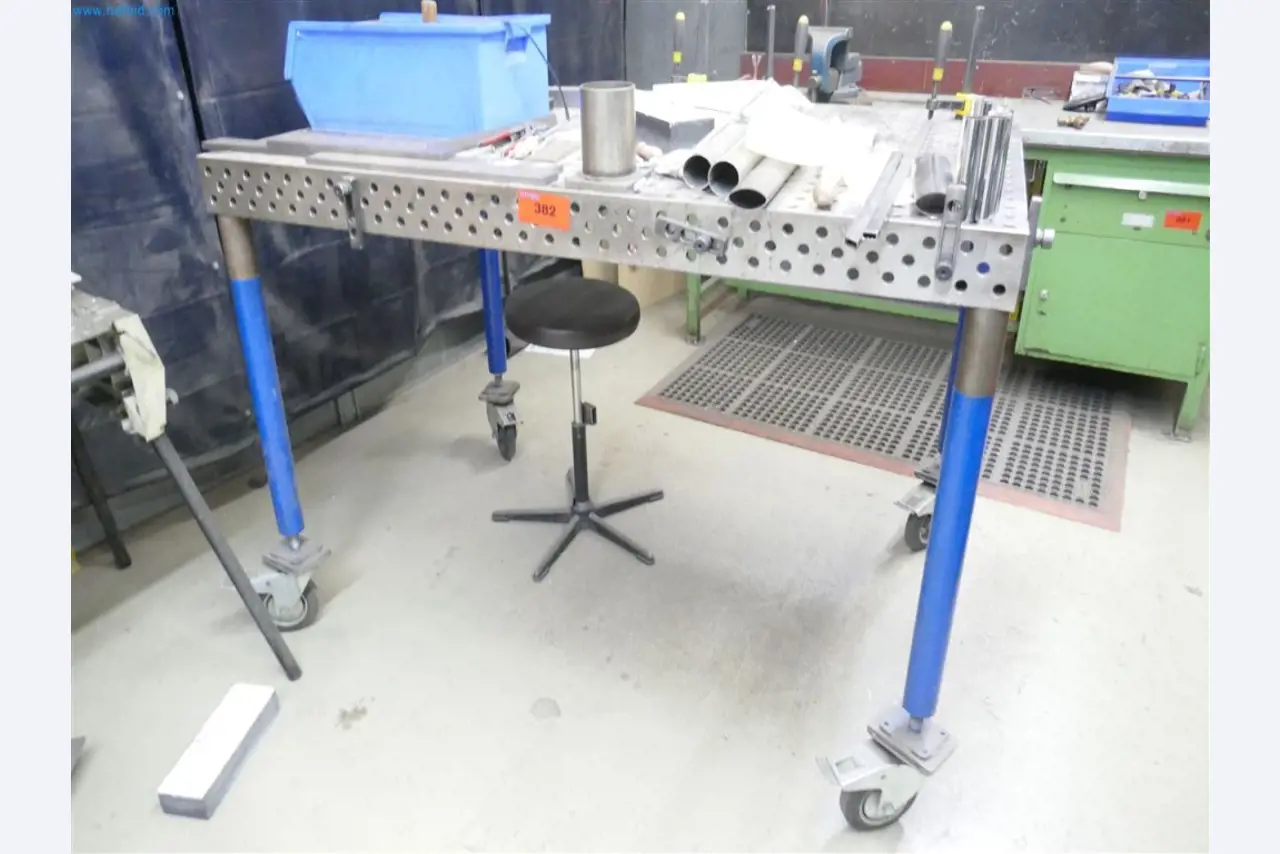 Maschinen, Warenvorräte, Lagertechnik u. Designmöbel eines Möbelherstellers-2