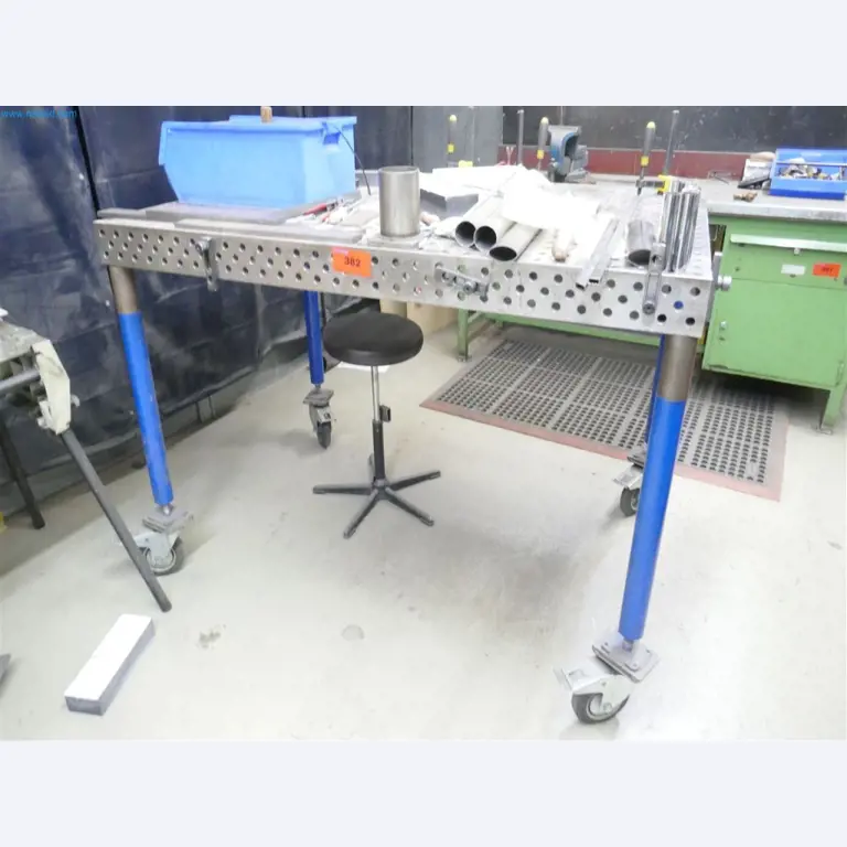 Maschinen, Warenvorräte, Lagertechnik u. Designmöbel eines Möbelherstellers-2