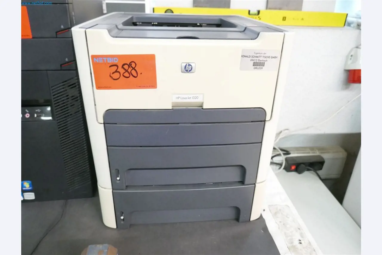 Máquinas, inventarios, tecnología de almacenamiento y muebles de diseño de un fabricante de muebles-3