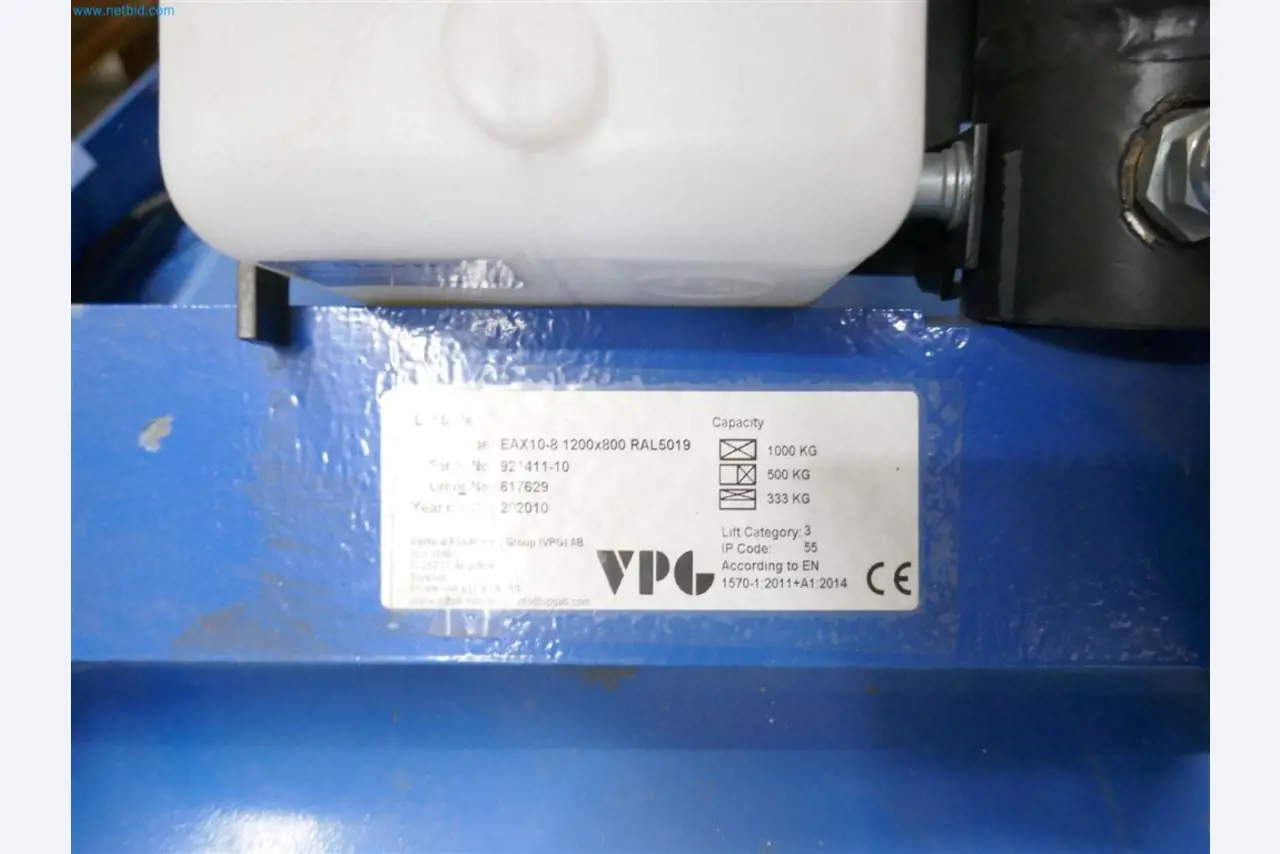 Maschinen, Warenvorräte, Lagertechnik u. Designmöbel eines Möbelherstellers-2