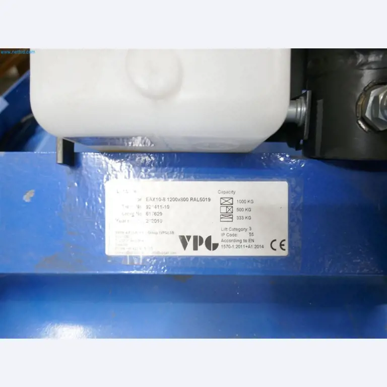 Maschinen, Warenvorräte, Lagertechnik u. Designmöbel eines Möbelherstellers-2