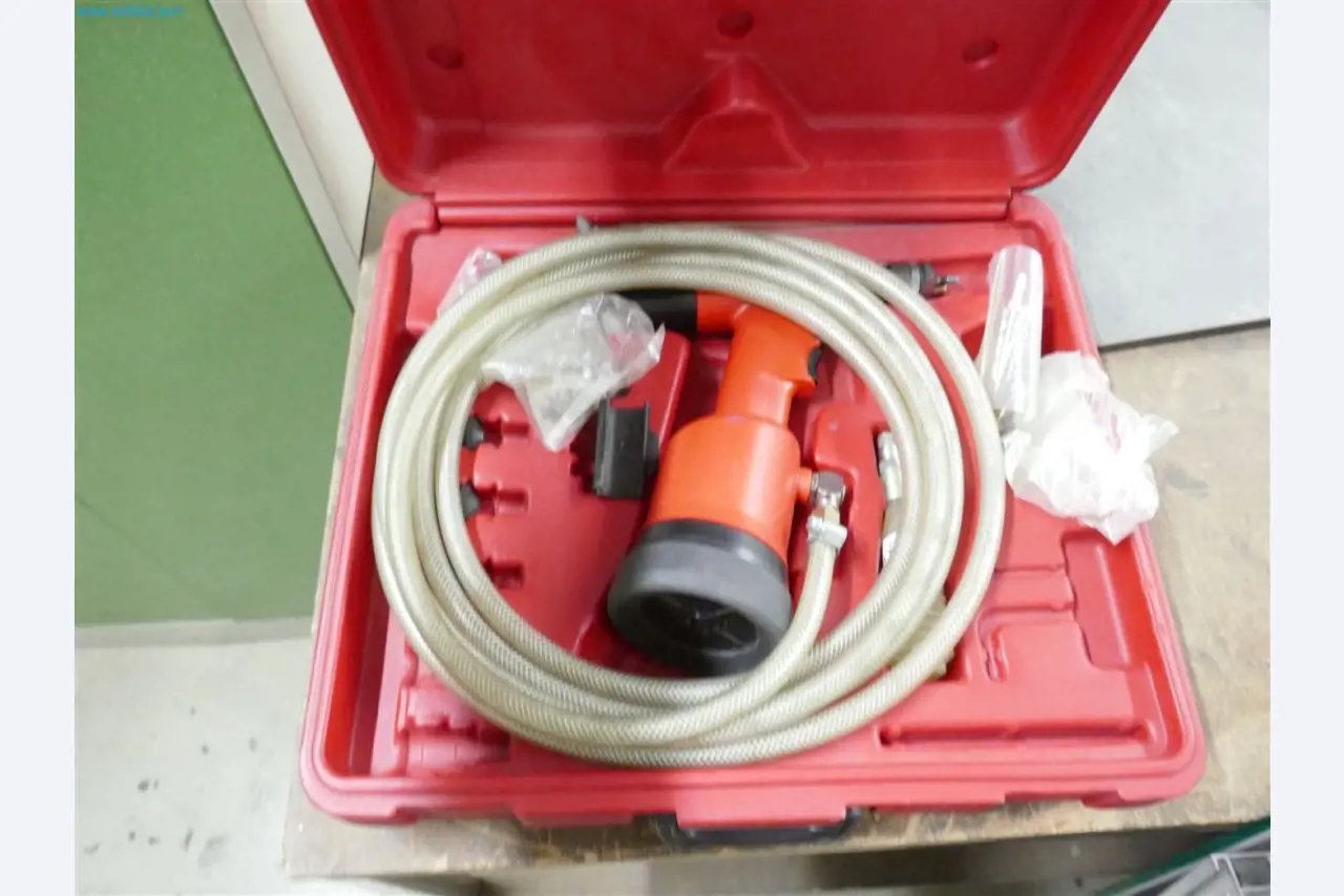 Stroje, zásoby, skladová technika a designový nábytek od výrobce nábytku-2