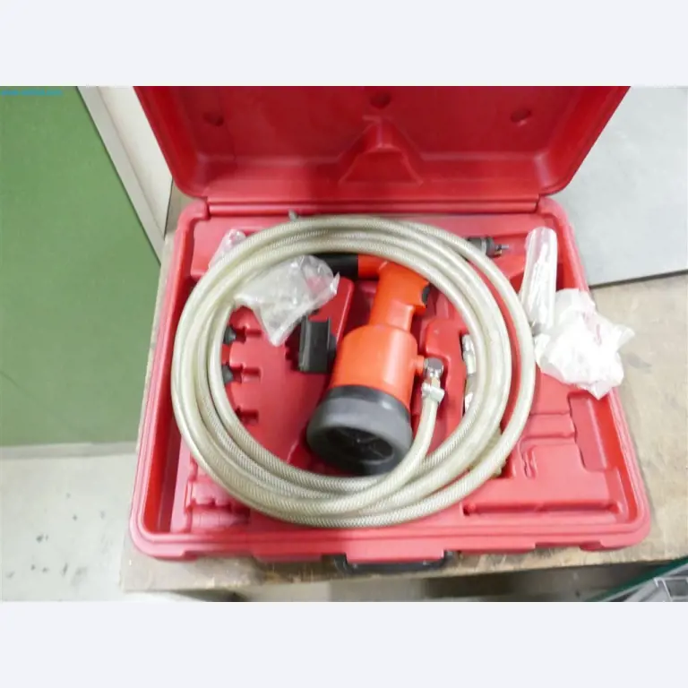 Stroje, zásoby, skladová technika a designový nábytek od výrobce nábytku-2