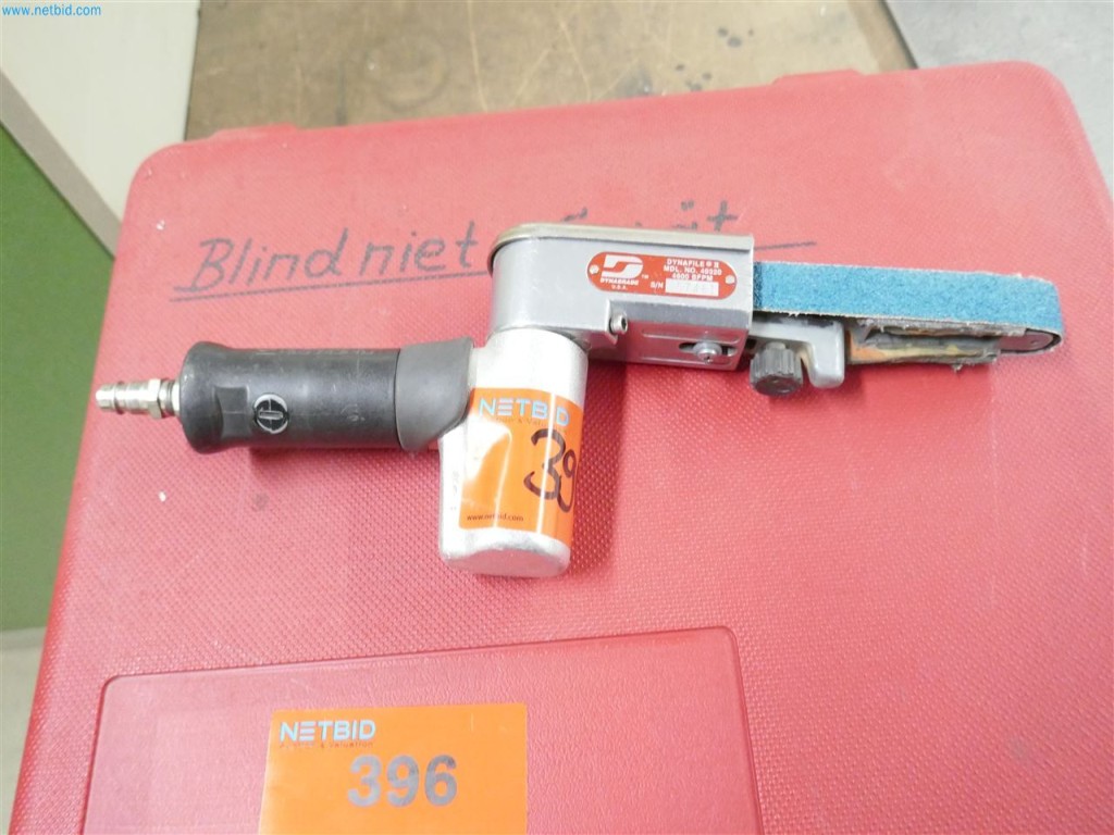 Maschinen, Warenvorräte, Lagertechnik u. Designmöbel eines Möbelherstellers-4