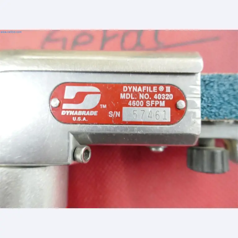 Stroje, zásoby, skladová technika a designový nábytek od výrobce nábytku-5