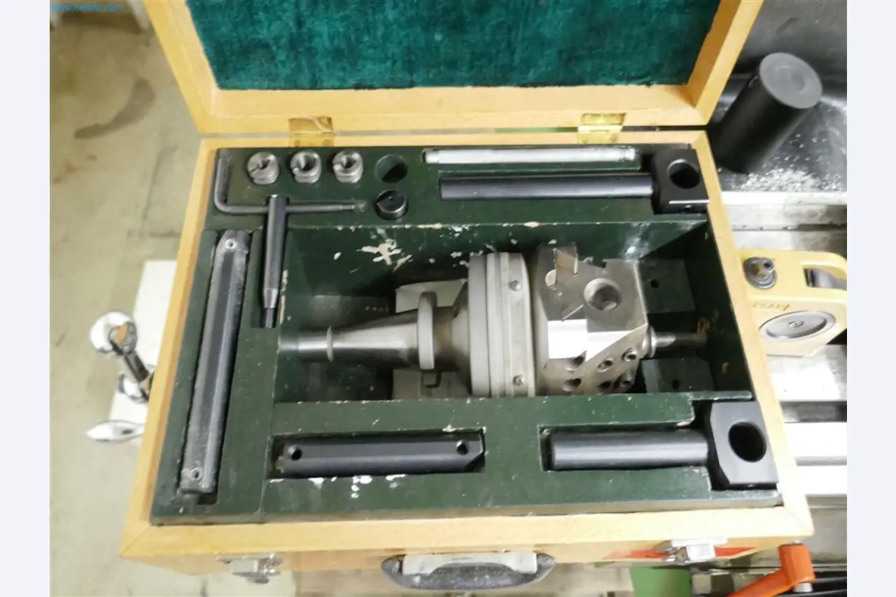 Maschinen, Warenvorräte, Lagertechnik u. Designmöbel eines Möbelherstellers-11