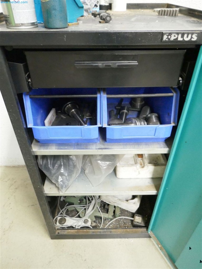 Maschinen, Warenvorräte, Lagertechnik u. Designmöbel eines Möbelherstellers-4