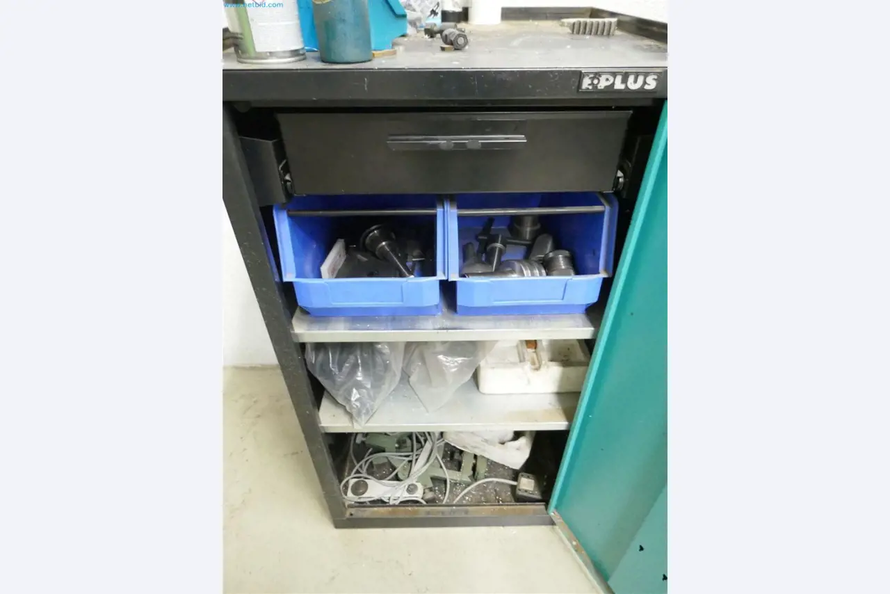 Maschinen, Warenvorräte, Lagertechnik u. Designmöbel eines Möbelherstellers-4